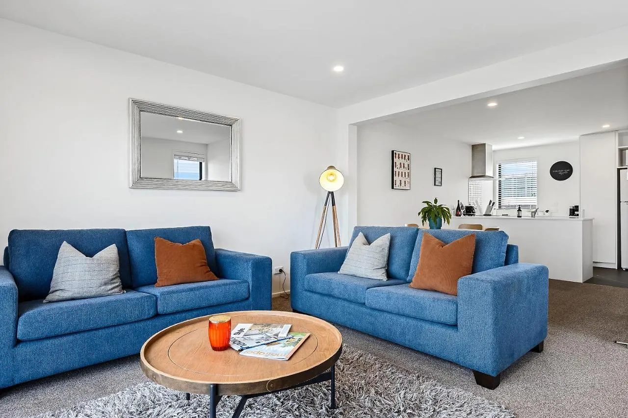 2 Bedroom City Pad With Free Car Park Christchurch Apartment