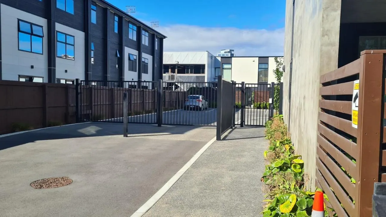 2 Bedroom City Pad With Free Car Park Christchurch